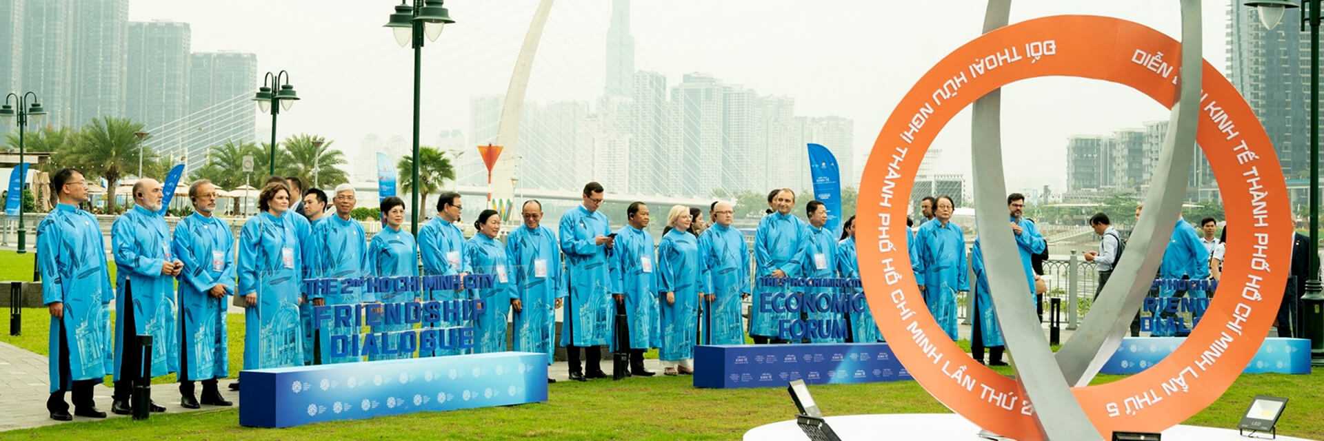 Công tác lãnh sự