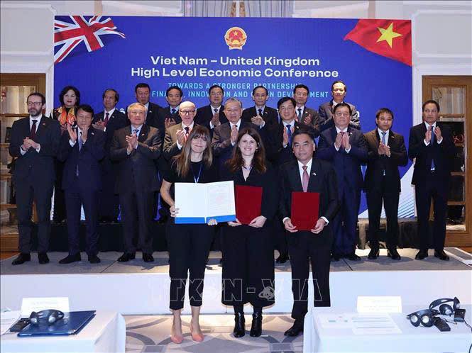 Thành phố Hồ Chí Minh ký kết Bản ghi nhớ hợp tác với Vùng Đô thị Liverpool (Vương quốc Anh)