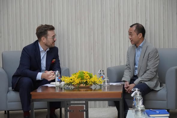 Phó Giám đốc Sở Ngoại vụ Thành phố Hồ Chí Minh tiếp ông Thue Quist - Chủ tịch Hiệp hội doanh nghiệp Bắc Âu (NordCham)