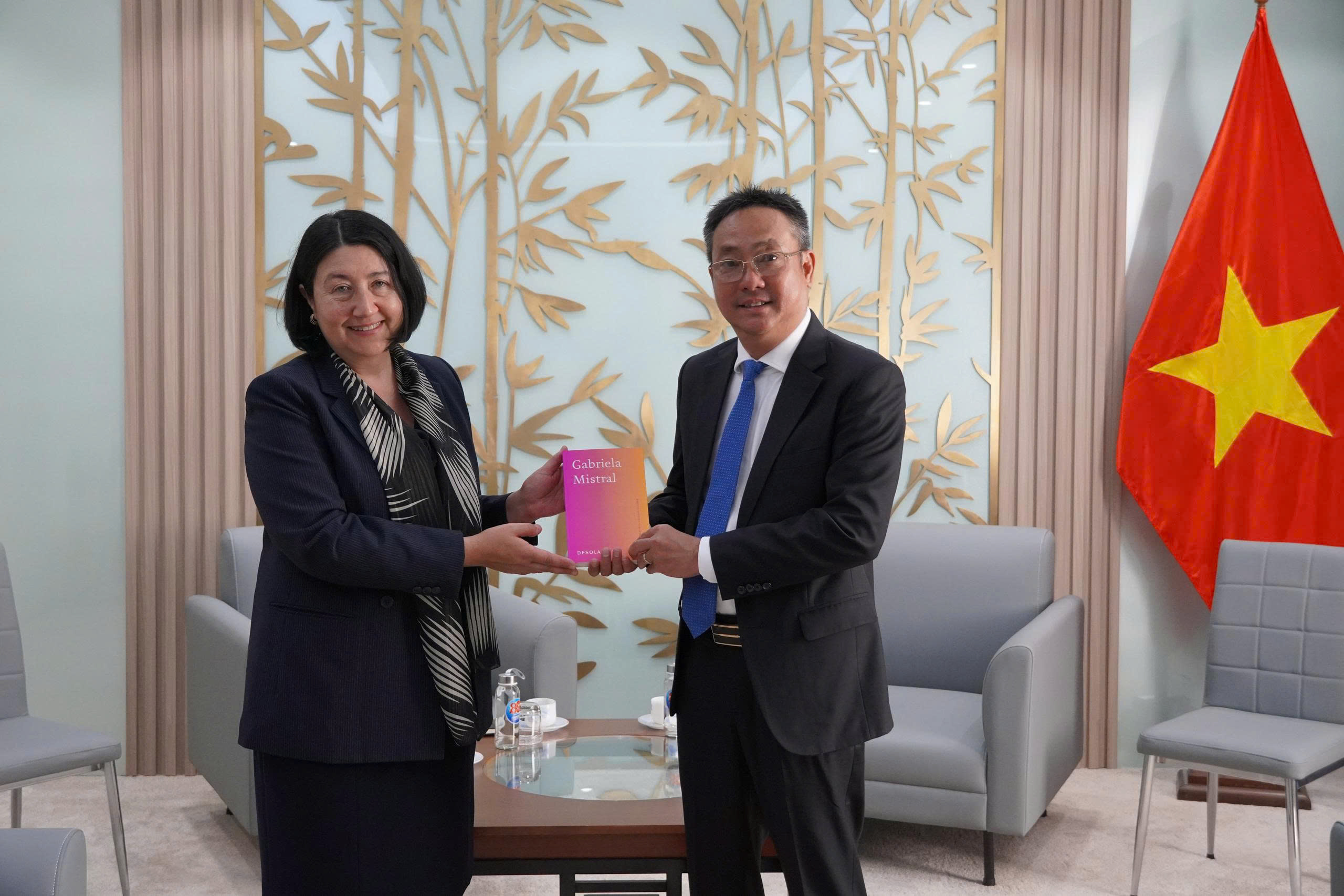 Giám đốc Sở Ngoại vụ TP.HCM tiếp Đại sứ Đặc mệnh toàn quyền Cộng hòa Chile tại Việt Nam