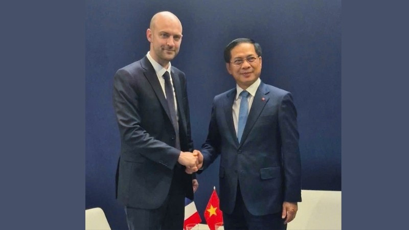  Bộ trưởng Ngoại giao Bùi Thanh Sơn đã hội kiến với Bộ trưởng Châu Âu và Ngoại giao Pháp Jean Noel Barrot.